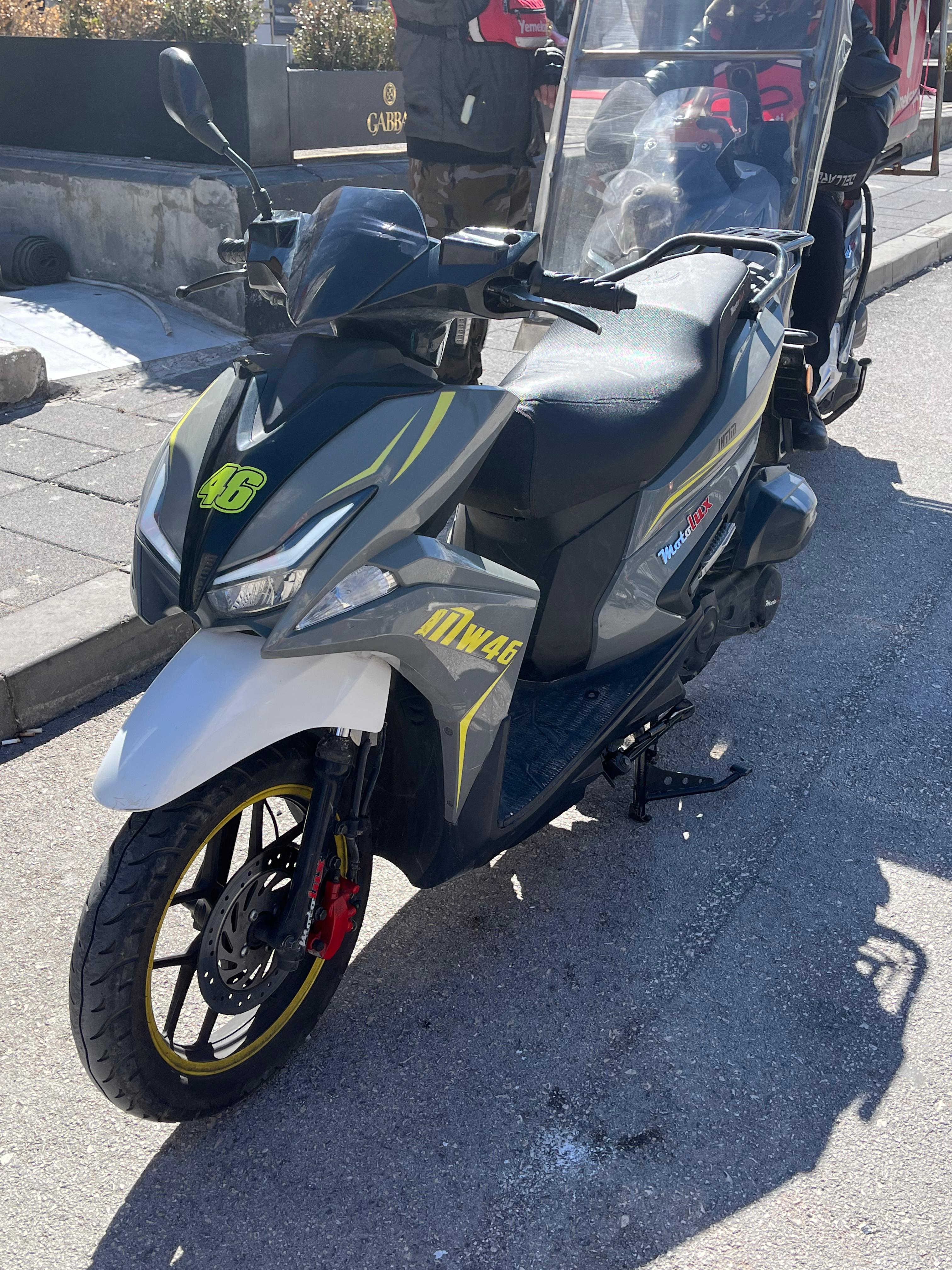 Motor Resmi