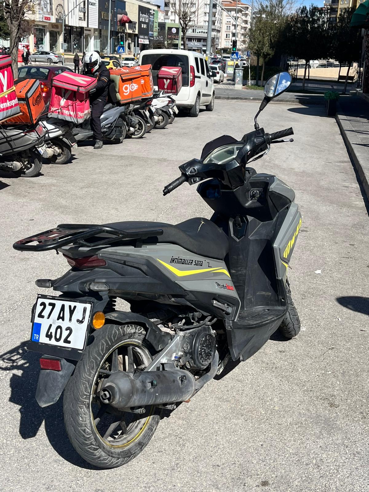 Motor Resmi